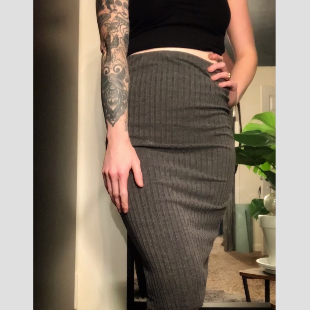 Ribbed pencil skirt